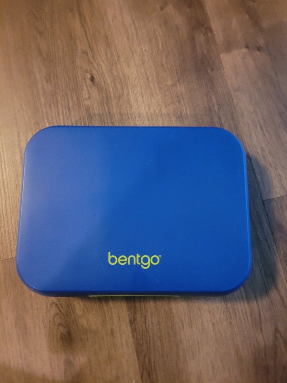 Bentgo lunch box navy lime green very good